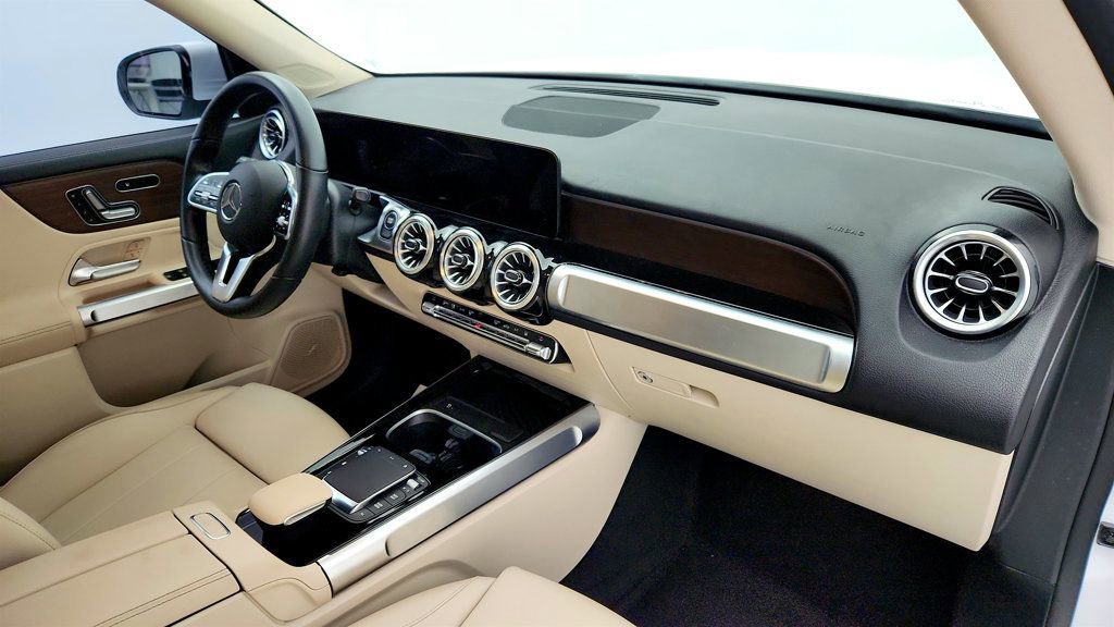 Used 2023 Mercedes-Benz EQB 250+ w/ Exclusive Package image 24