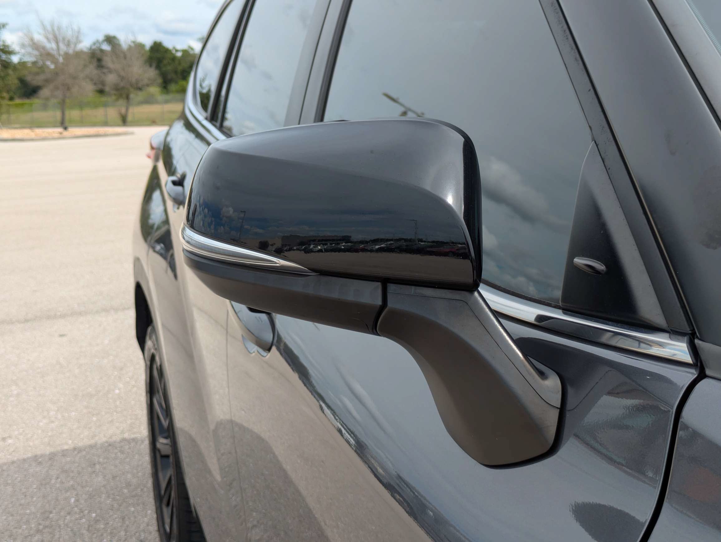 Used 2023 Toyota Highlander XLE FWD image 12