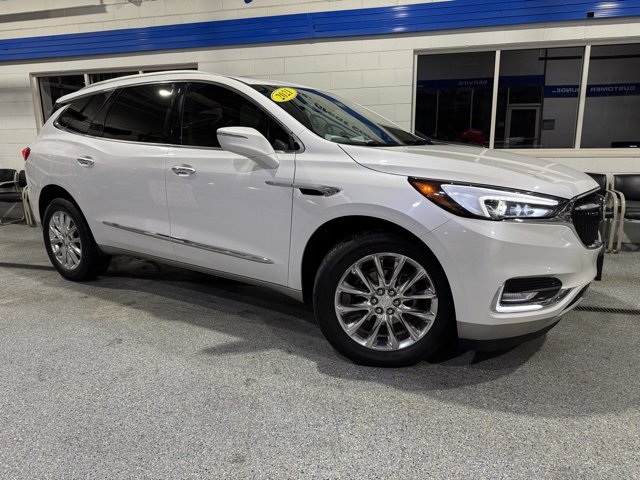 Used 2021 Buick Enclave Essence image 2