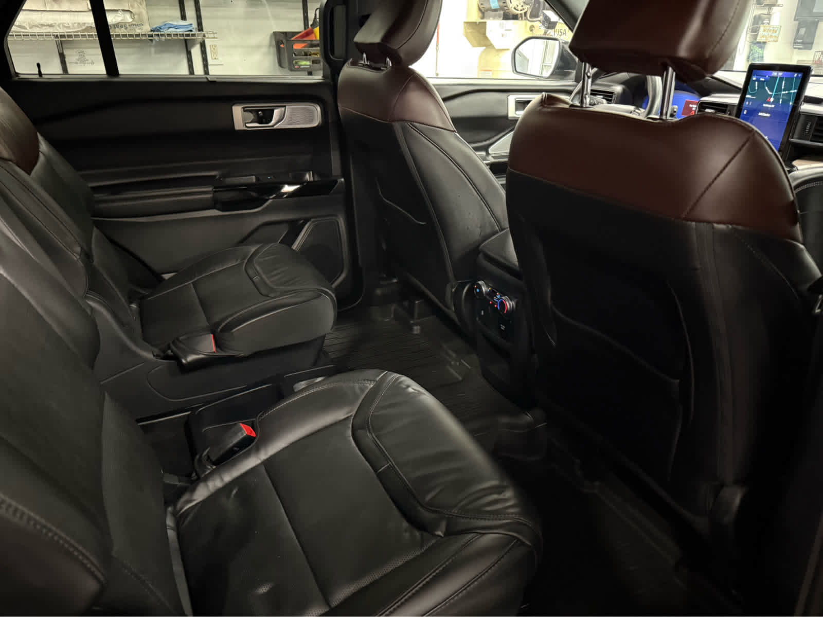 Used 2021 Ford Explorer Platinum w/ Equipment Group 601A image 25