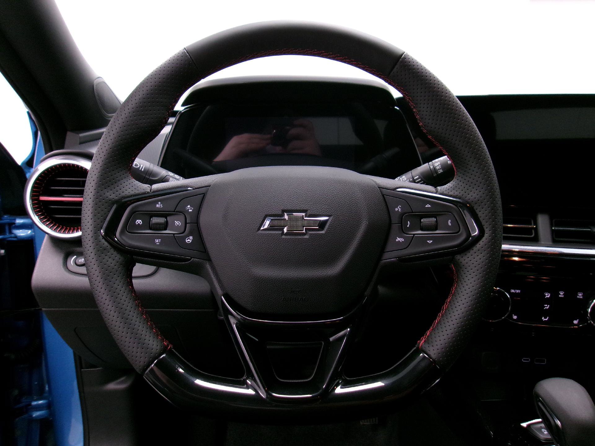 New 2026 Chevrolet Trax RS w/ Driver Confidence Package image 7