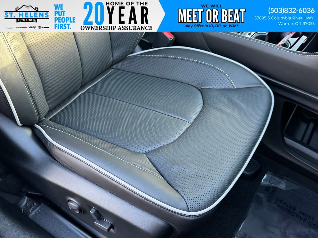 New 2026 Chrysler Pacifica Limited image 33