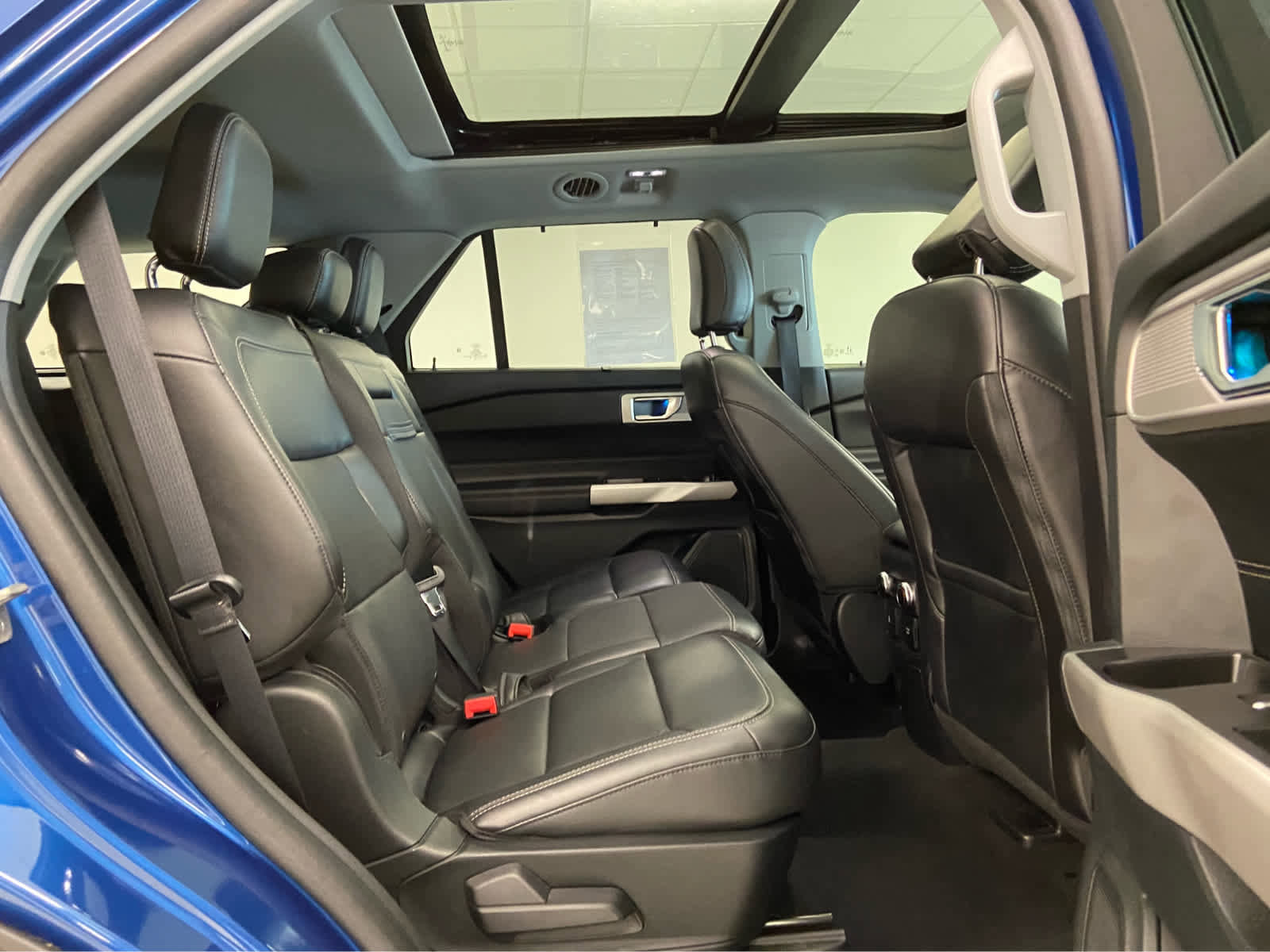 Used 2022 Ford Explorer Limited w/ Equipment Group 301A AWD/4WD image 20