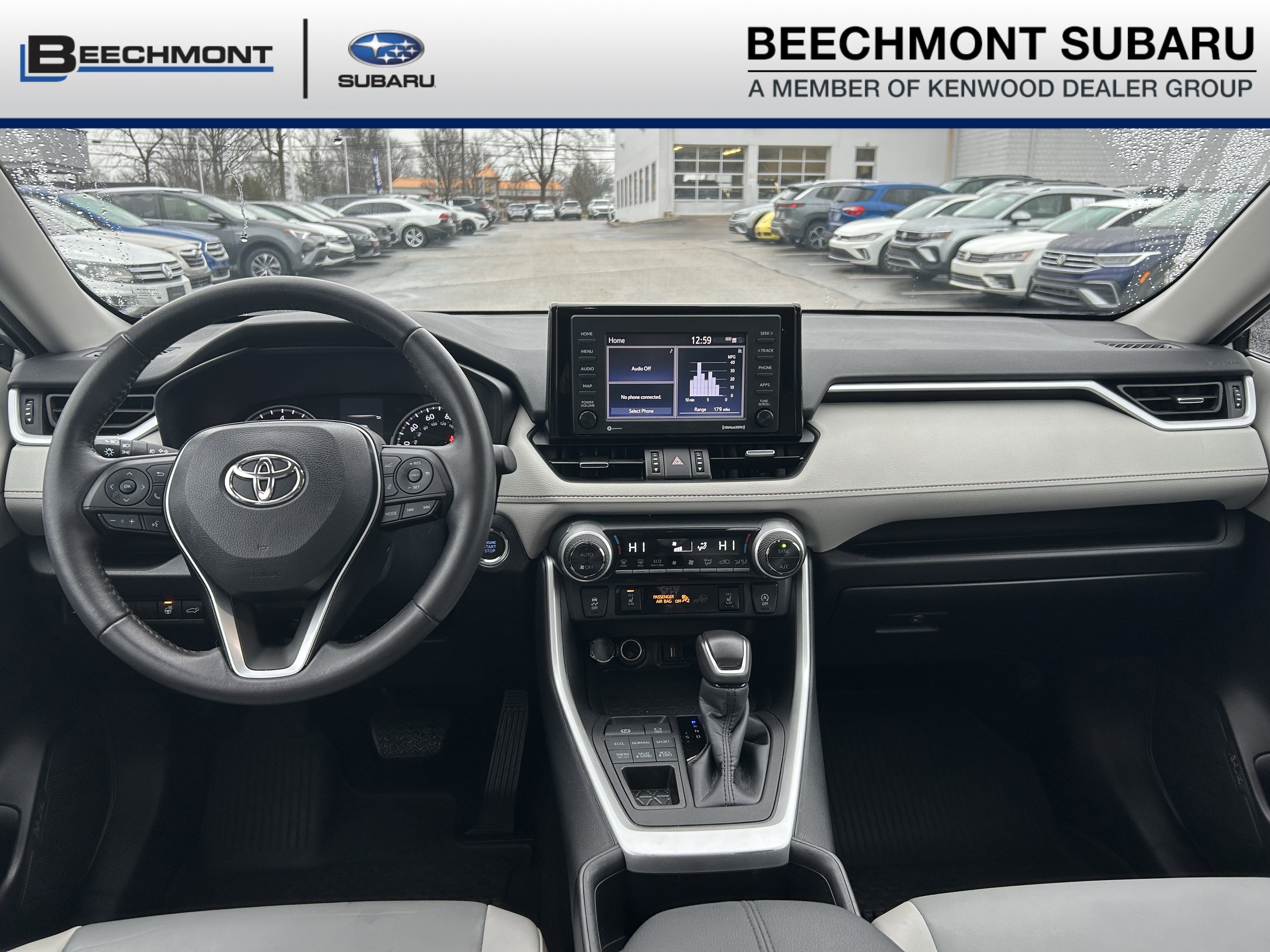 Used 2022 Toyota RAV4 XLE Premium image 9