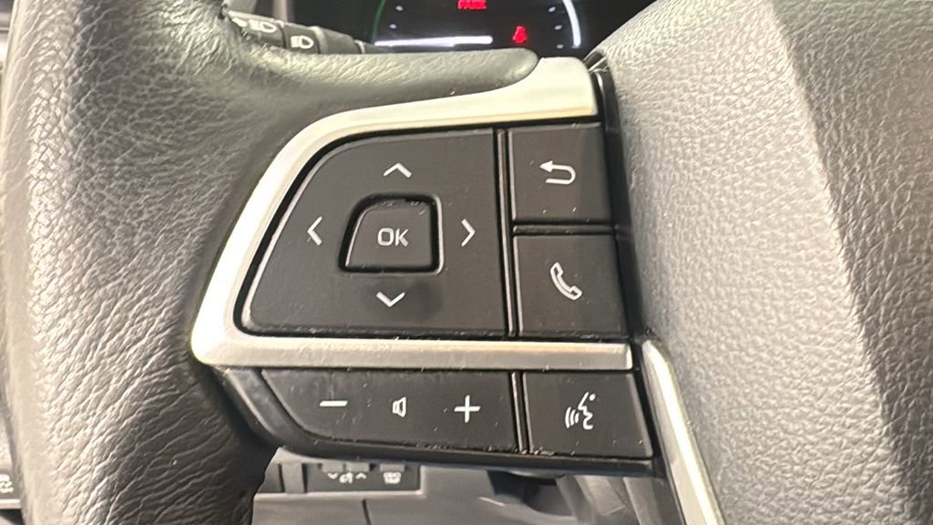 Used 2024 Toyota Sienna XLE image 24