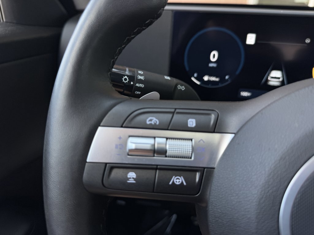 Used 2024 Hyundai Kona Limited image 30