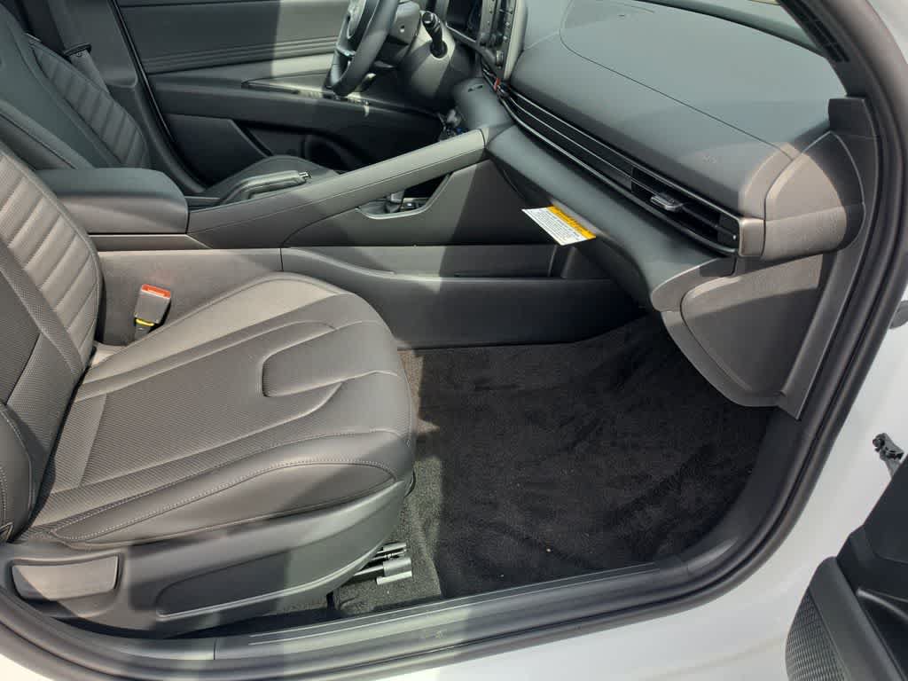 New 2026 Hyundai Elantra SEL Sport FWD image 23