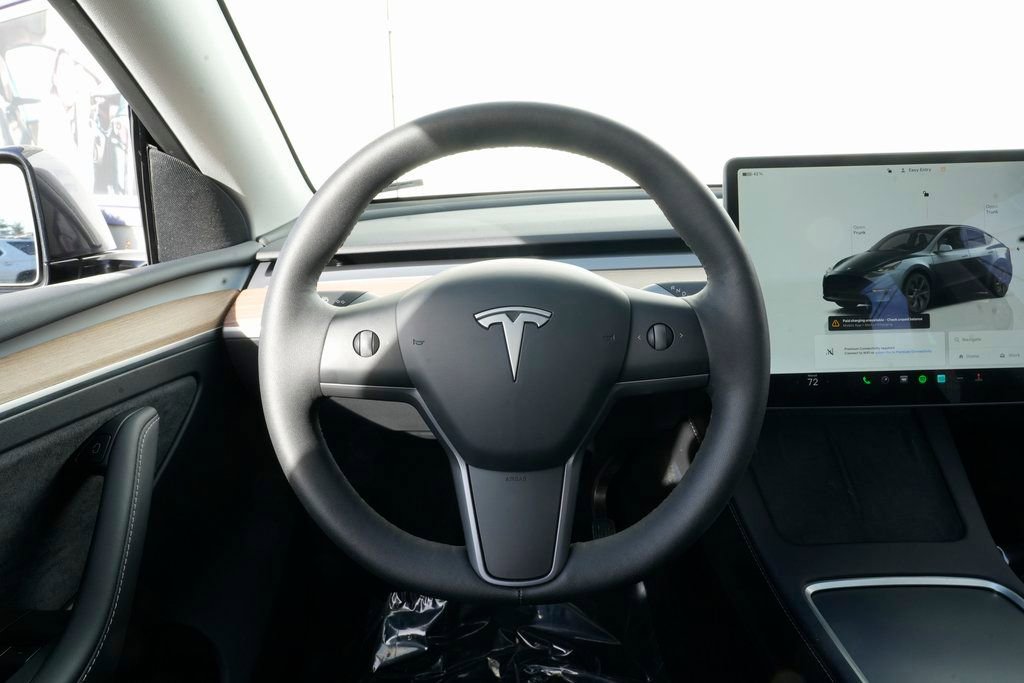 Used 2025 Tesla Model Y Long Range image 34