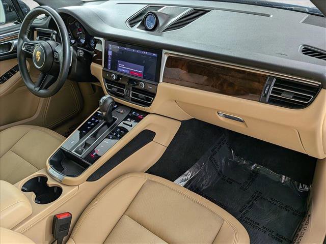 Certified 2023 Porsche Macan image 25
