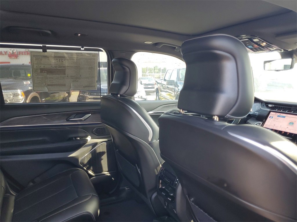 New 2025 Jeep Grand Cherokee L Overland w/ Advanced Protech Group III image 30