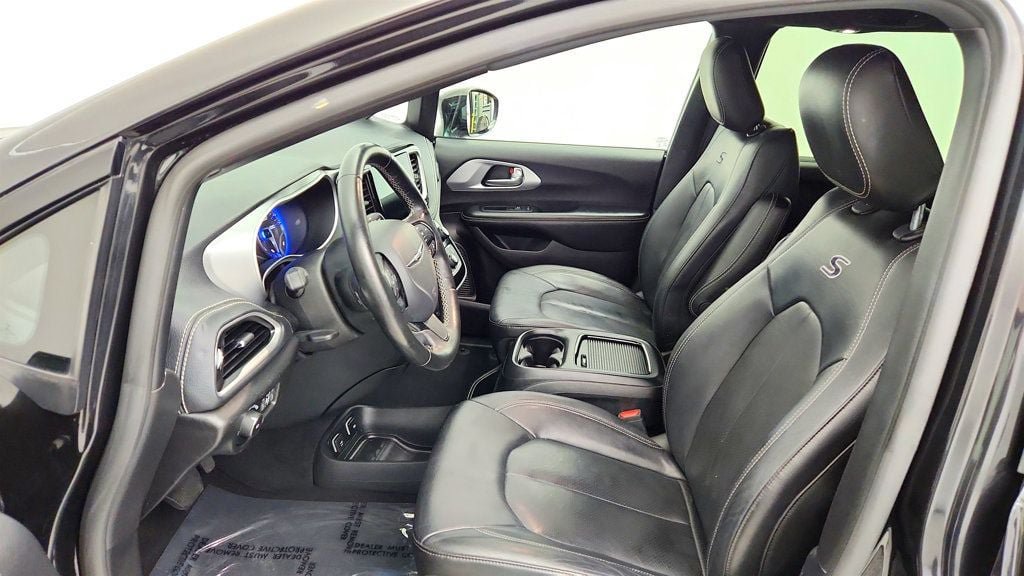 Used 2021 Chrysler Pacifica Touring-L w/ Premium & Safety Sphere Group AWD/4WD image 20