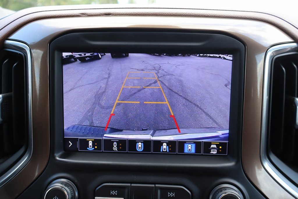 Used 2021 Chevrolet Silverado 1500 High Country w/ Technology Package image 10