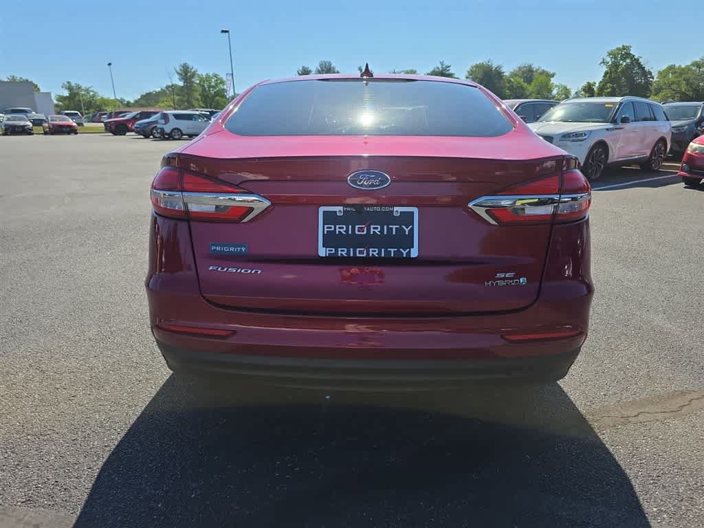 Used 2019 Ford Fusion SE FWD image 8