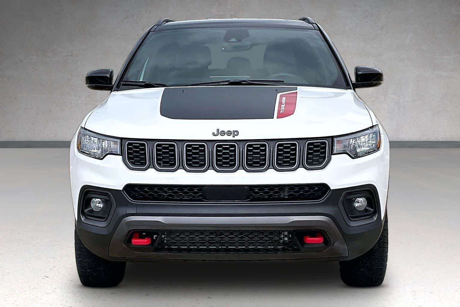 Used 2025 Jeep Compass Trailhawk AWD/4WD image 6