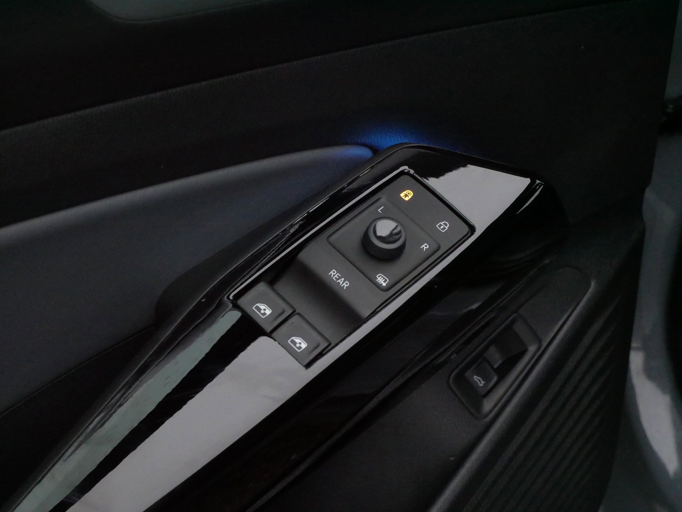 Certified 2023 Volkswagen ID.4 Pro S image 18