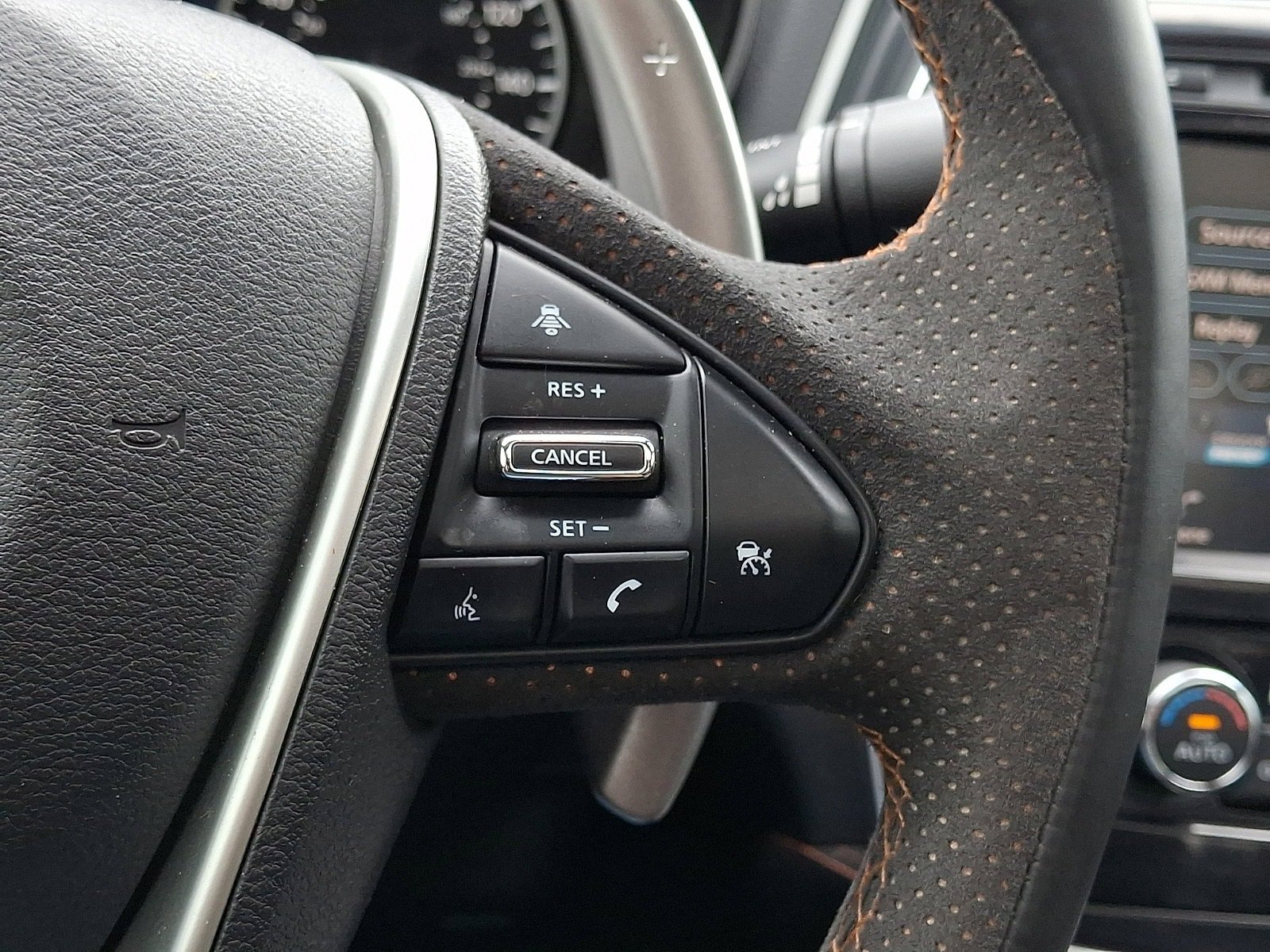 Used 2023 Nissan Maxima SR w/ Sport Mat Group FWD image 30