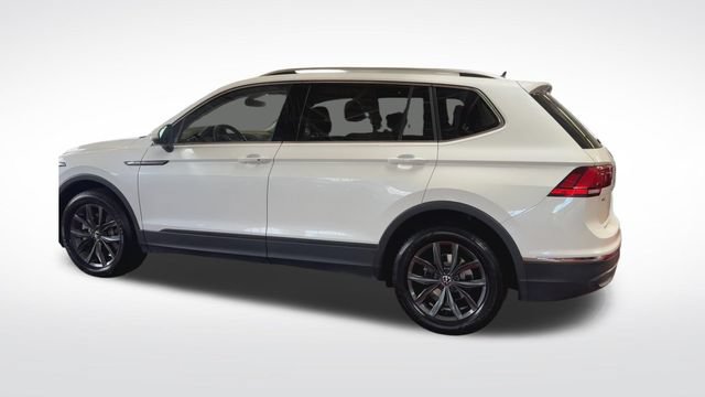 Certified 2023 Volkswagen Tiguan SE w/ Panoramic Sunroof Package FWD image 7