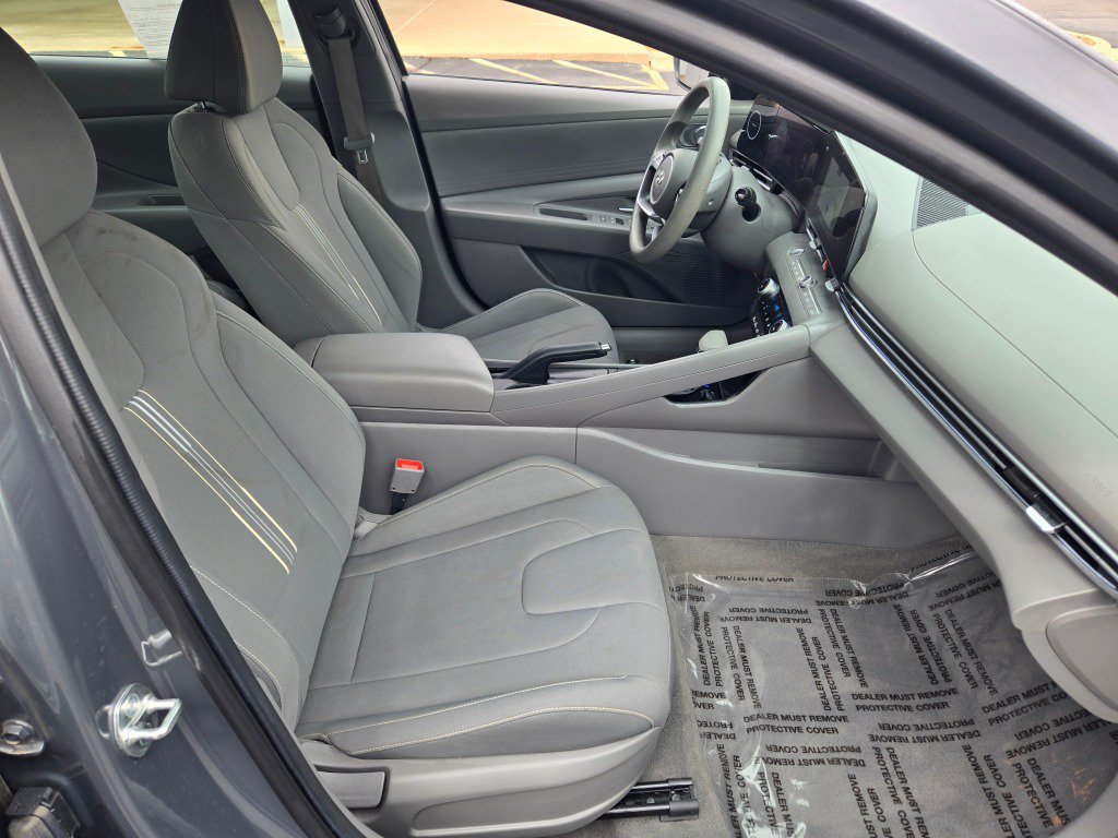Used 2024 Hyundai Elantra SEL FWD image 7