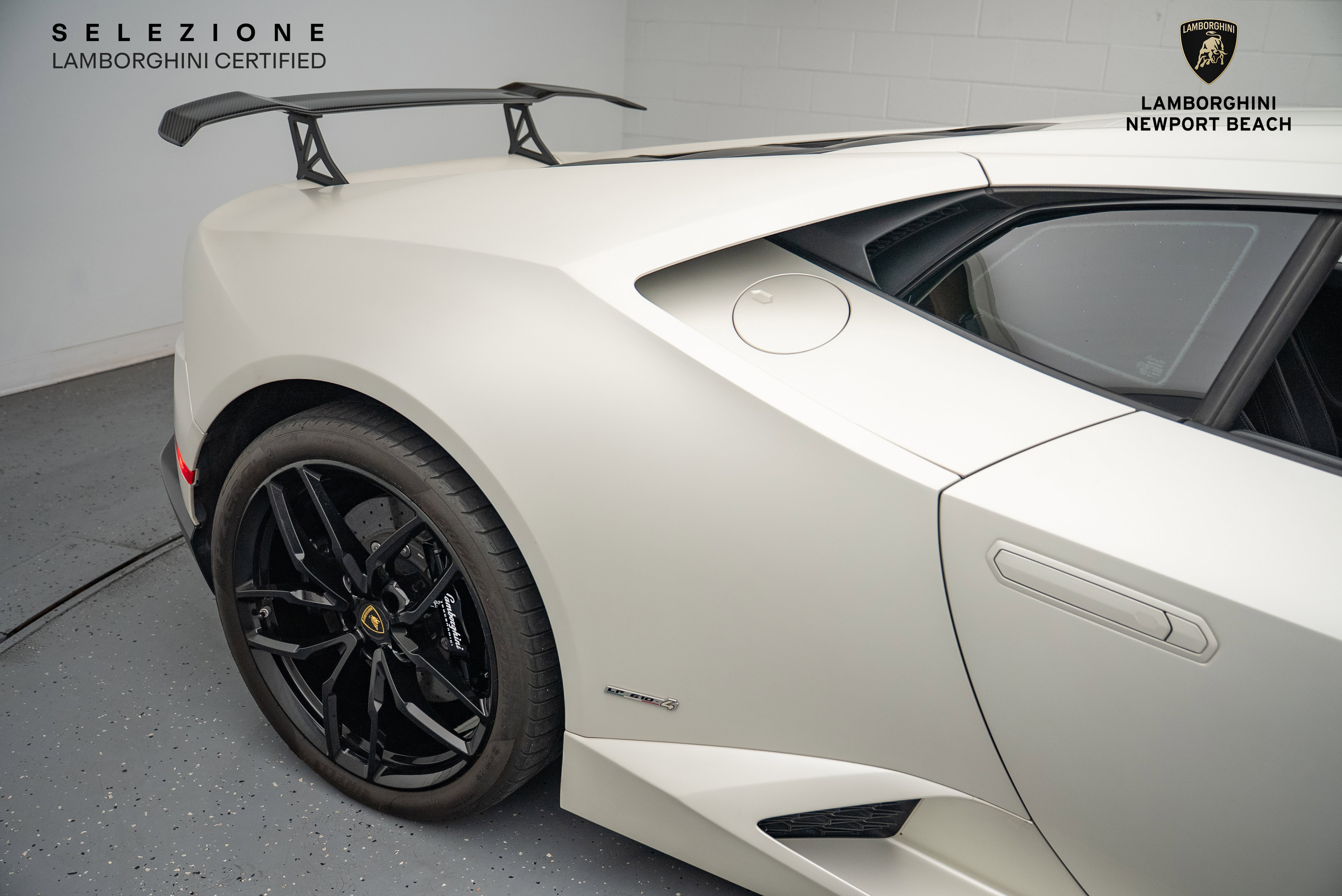 Used 2016 Lamborghini Huracan LP 610-4 image 6