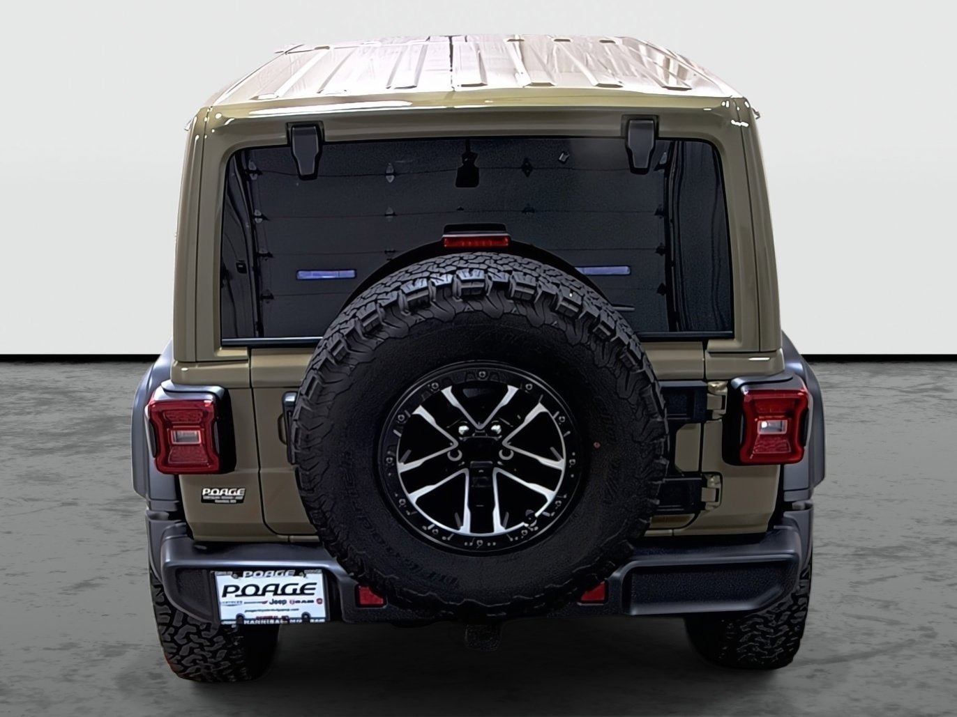 Used 2025 Jeep Wrangler Unlimited Rubicon w/ XTREMEE 35" Tire Package AWD/4WD image 3