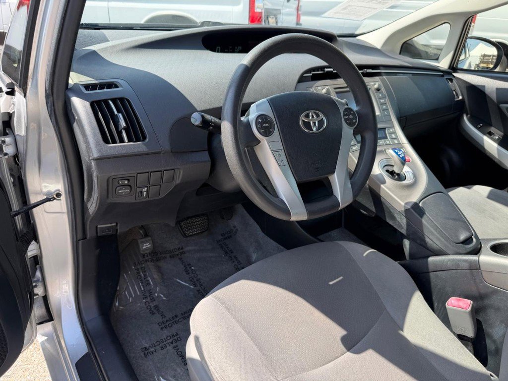 Used 2013 Toyota Prius Two image 16