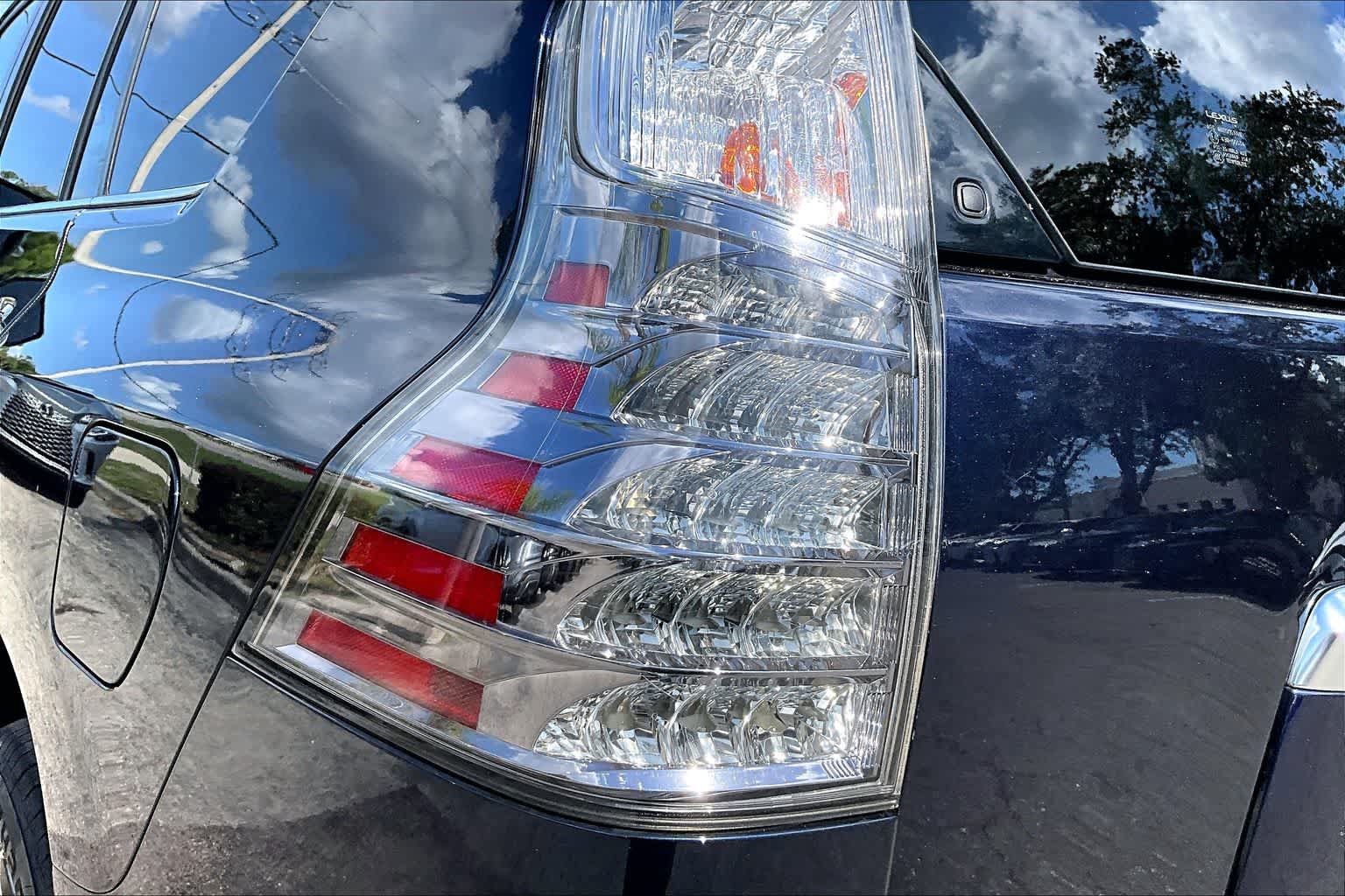 Used 2021 Lexus GX 460 Premium w/ Premium Package AWD/4WD image 28