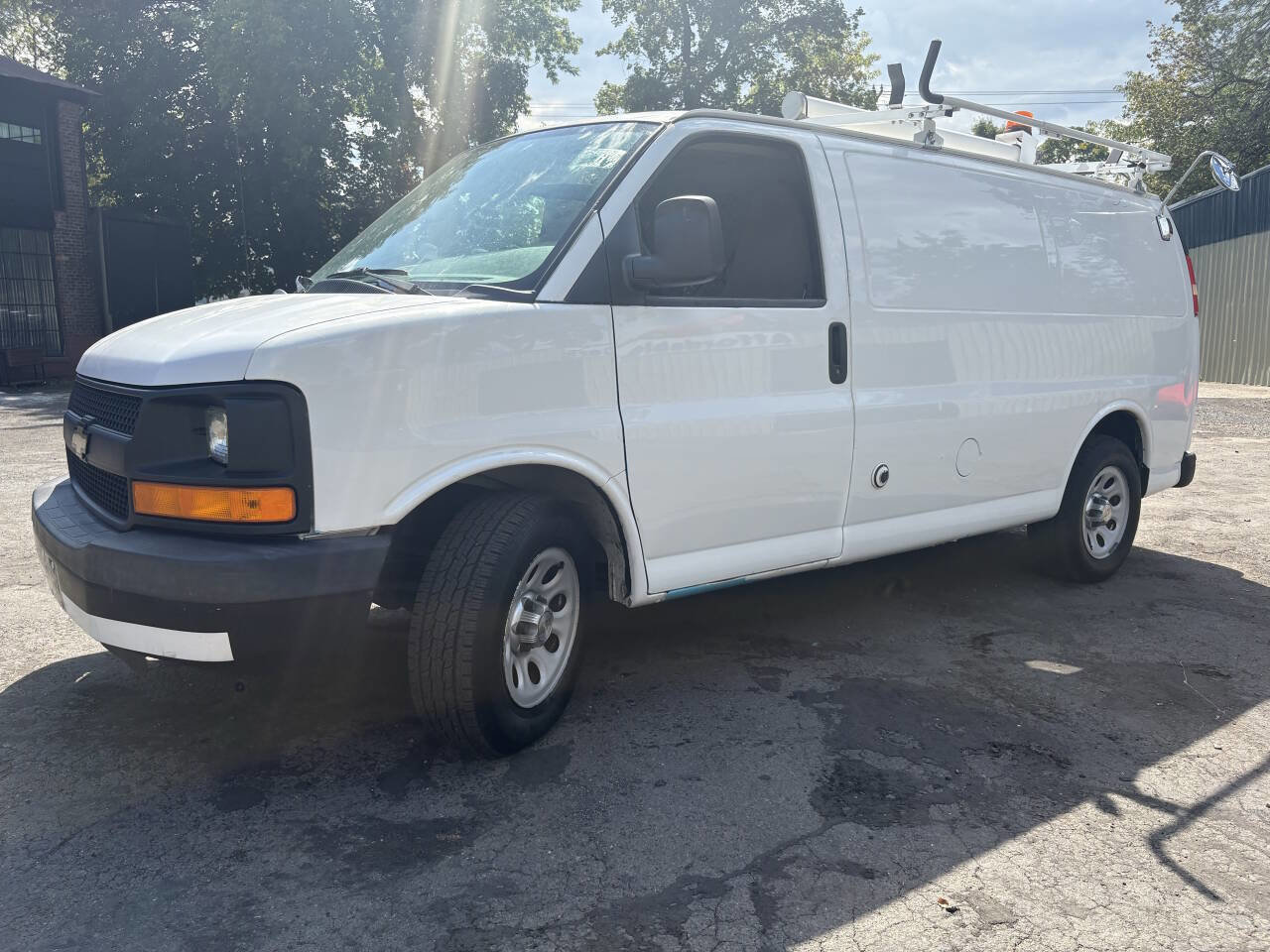 Used 2014 Chevrolet Express 1500 image 4