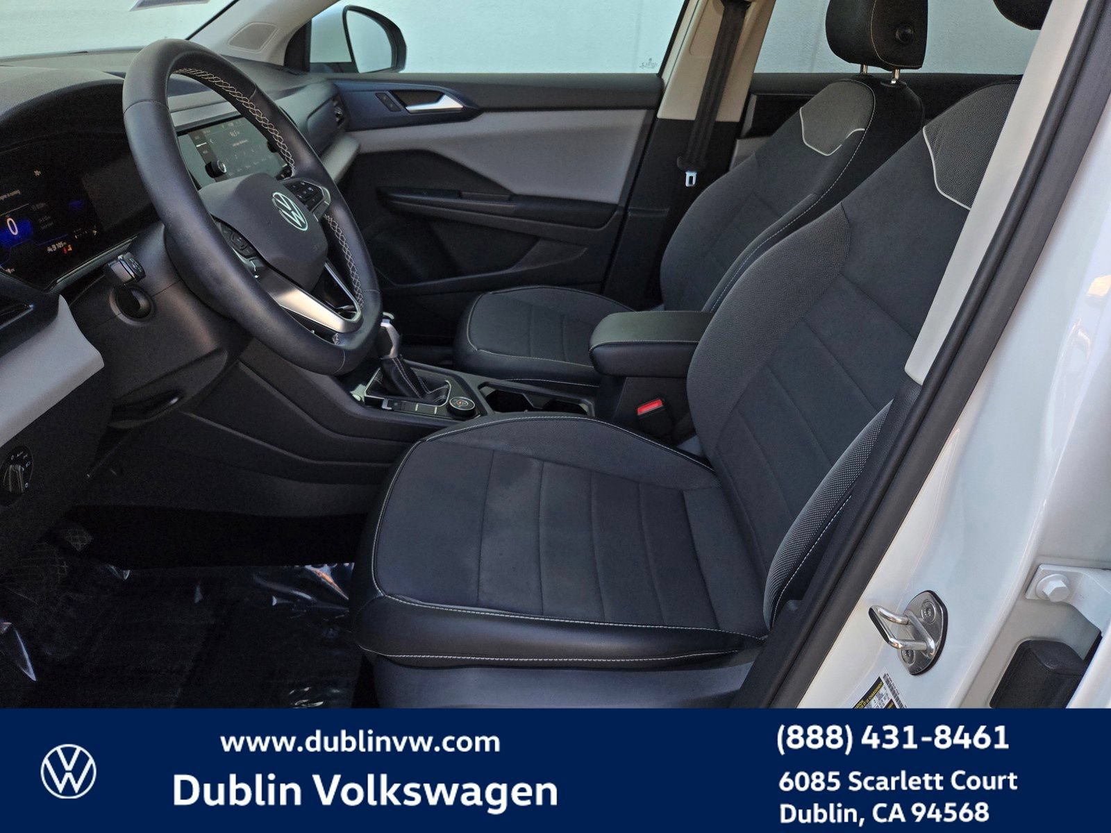 Certified 2023 Volkswagen Taos SE w/ Panoramic Sunroof Package AWD/4WD image 16