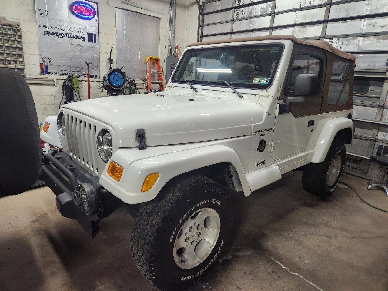 Used 2000 Jeep Wrangler Sahara image 2