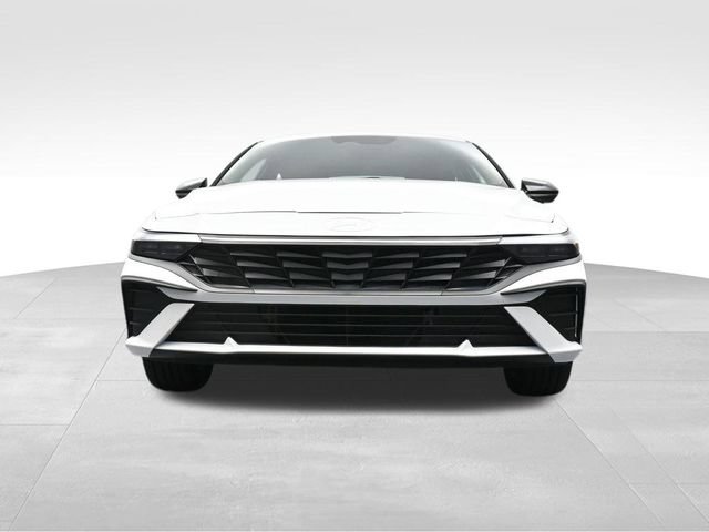 Certified 2025 Hyundai Elantra SEL FWD image 32