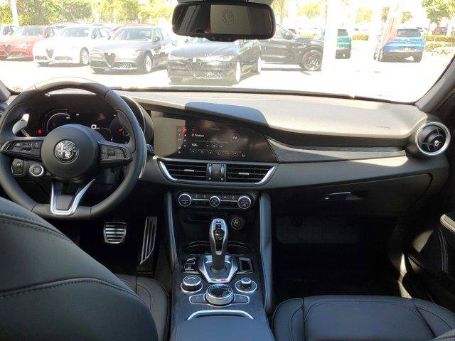 New 2024 Alfa Romeo Giulia Sprint RWD image 6