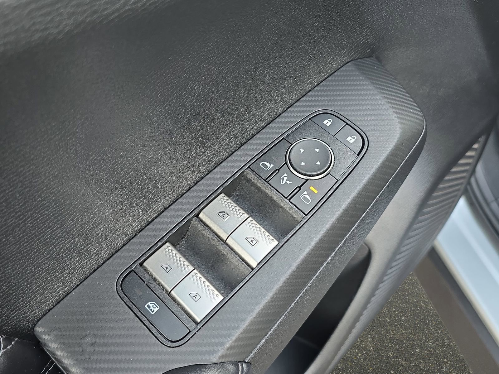 Used 2024 Mitsubishi Outlander SEL image 30