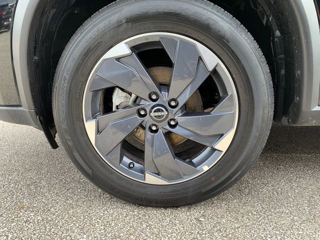 Used 2025 Nissan Rogue SV image 33