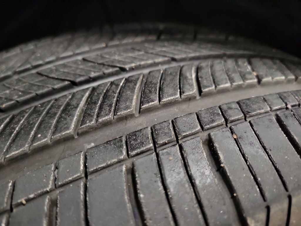 Used 2021 Toyota RAV4 XLE Premium image 11