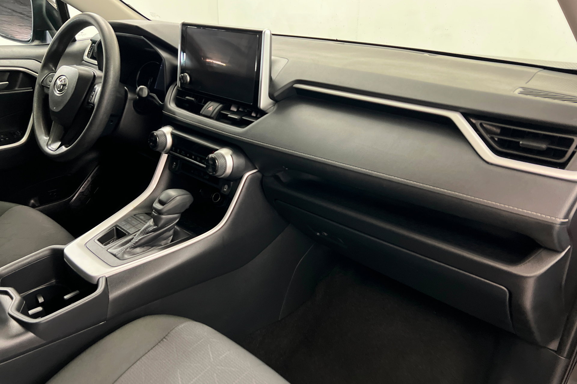 Certified 2025 Toyota RAV4 XLE AWD/4WD image 25