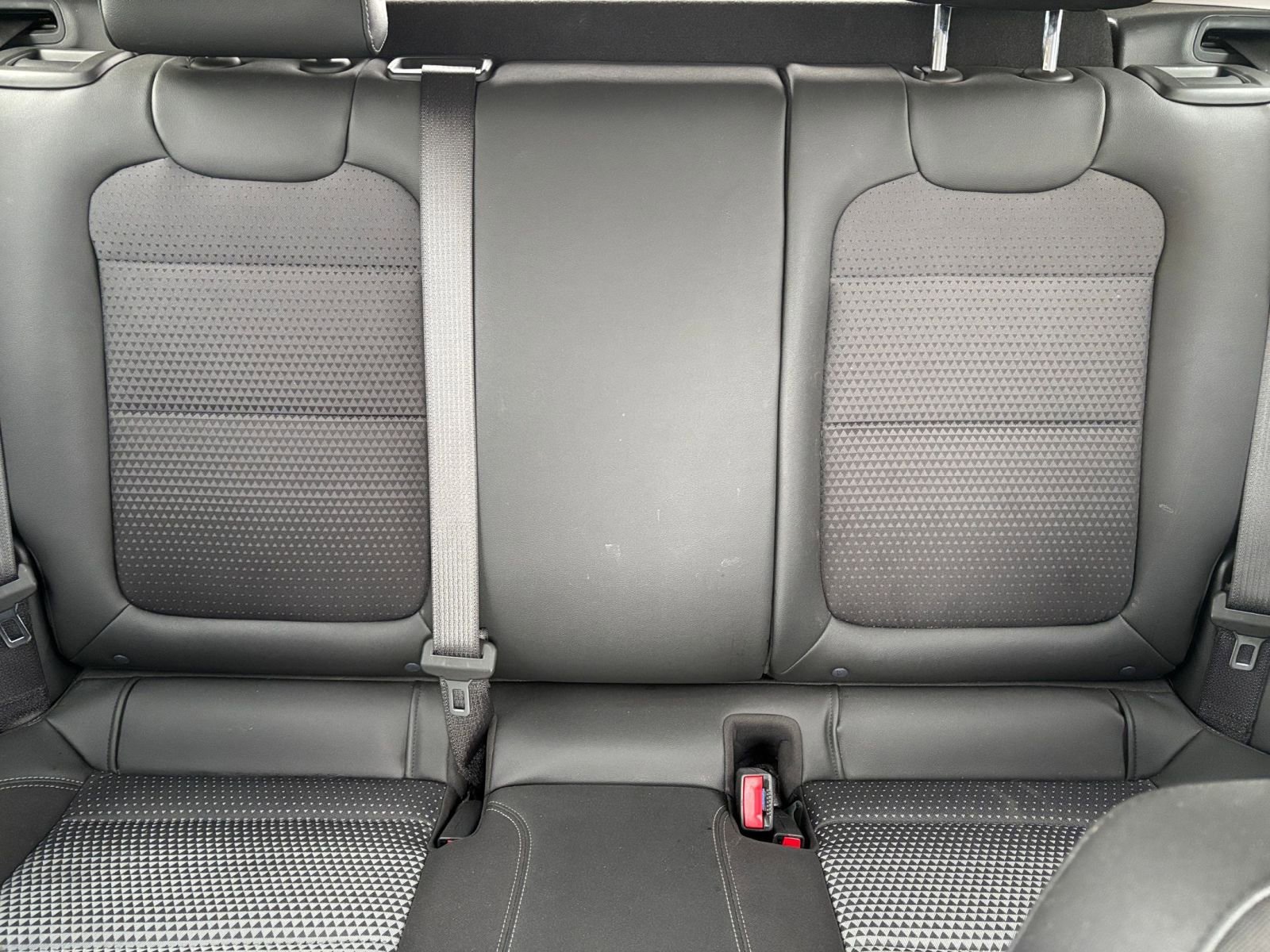 Used 2025 Chevrolet Trax LT image 37