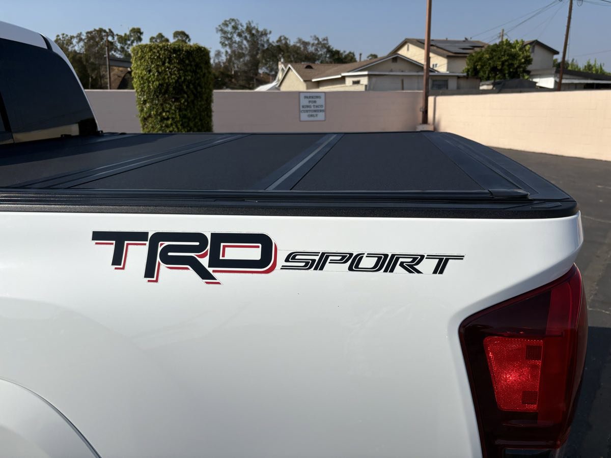 Used 2019 Toyota Tacoma TRD Sport image 18