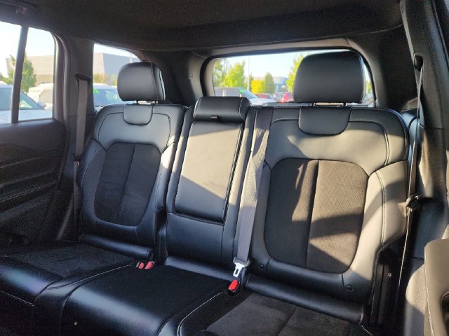 Used 2025 Jeep Grand Cherokee Altitude AWD/4WD image 29