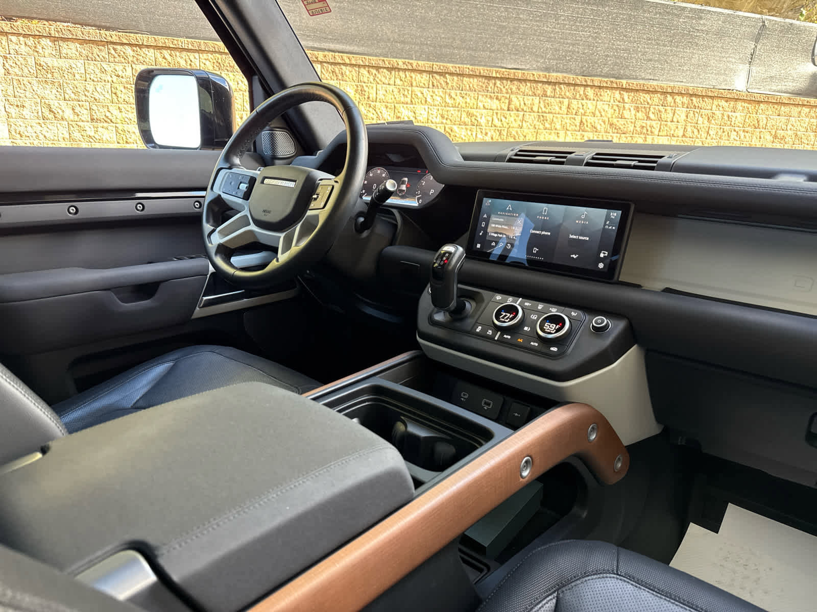 Certified 2023 Land Rover Defender 110 X-Dynamic SE image 10