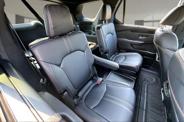 Used 2025 Honda Pilot TrailSport image 24