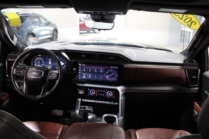 Used 2023 GMC Sierra 1500 Denali Ultimate image 2