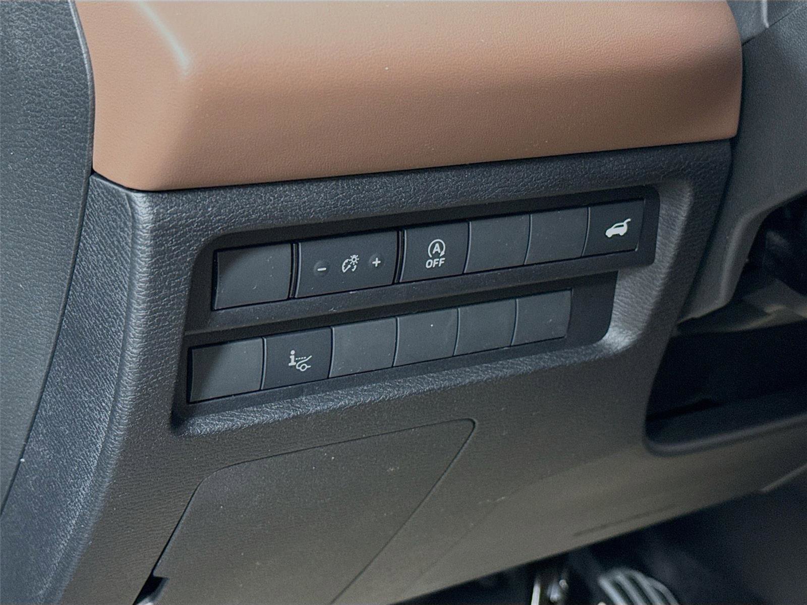 New 2026 Mitsubishi Outlander SEL image 6