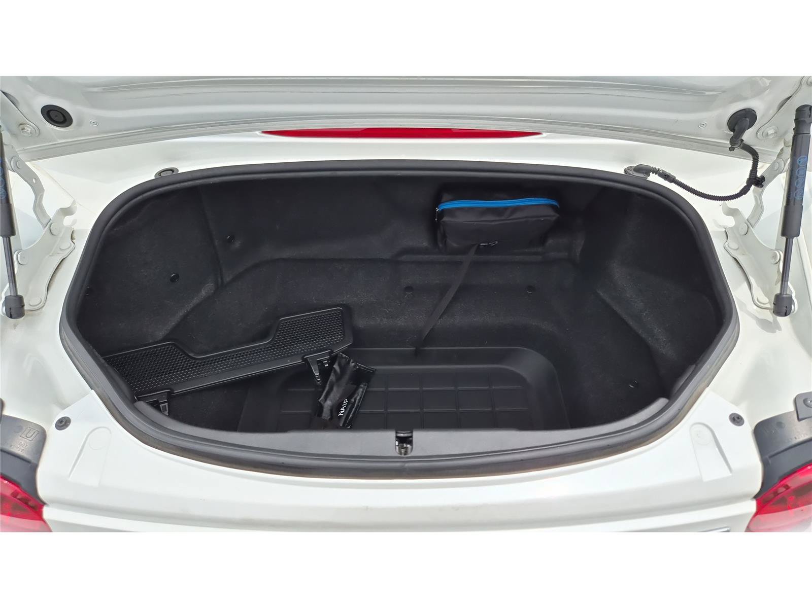 Used 2018 MAZDA MX-5 Miata Grand Touring RWD image 9