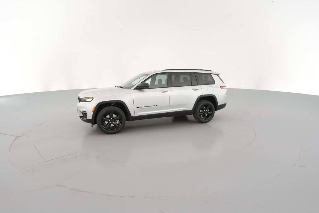 New 2025 Jeep Grand Cherokee L Limited w/ Black Appearance Package image 5