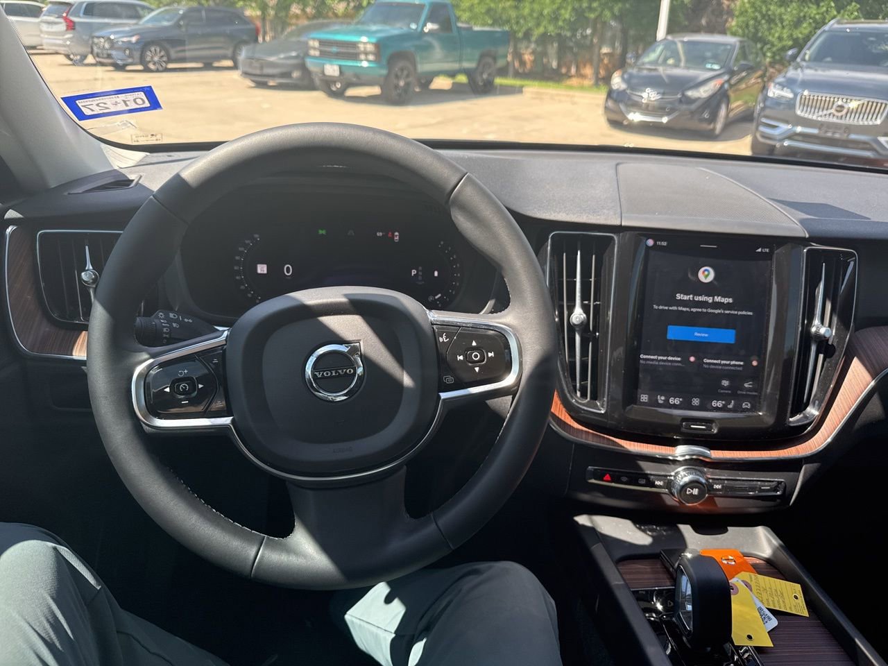 Certified 2024 Volvo XC60 B5 Plus w/ Protection Package Premier AWD/4WD image 19