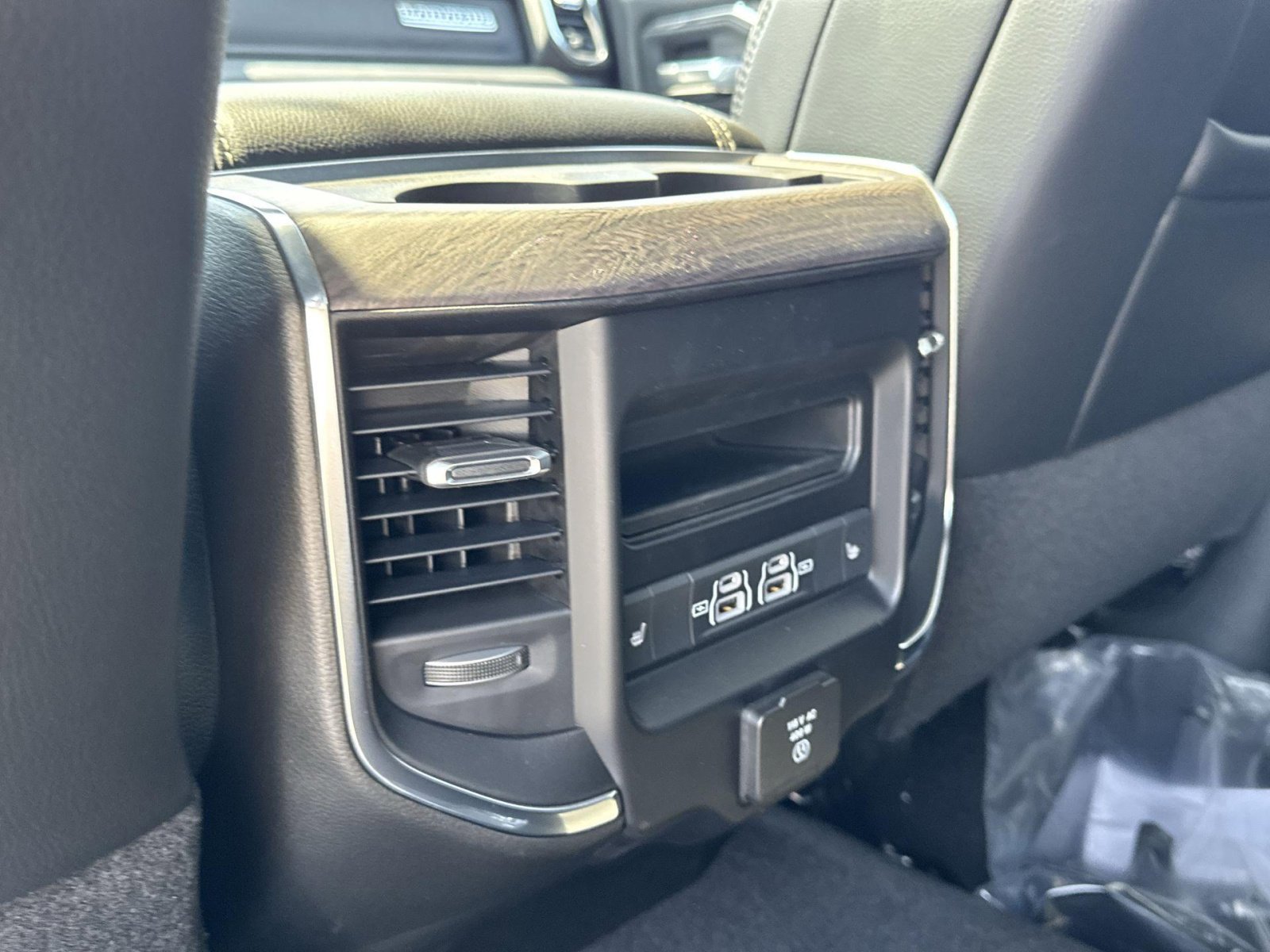 New 2025 RAM 2500 Laramie image 30