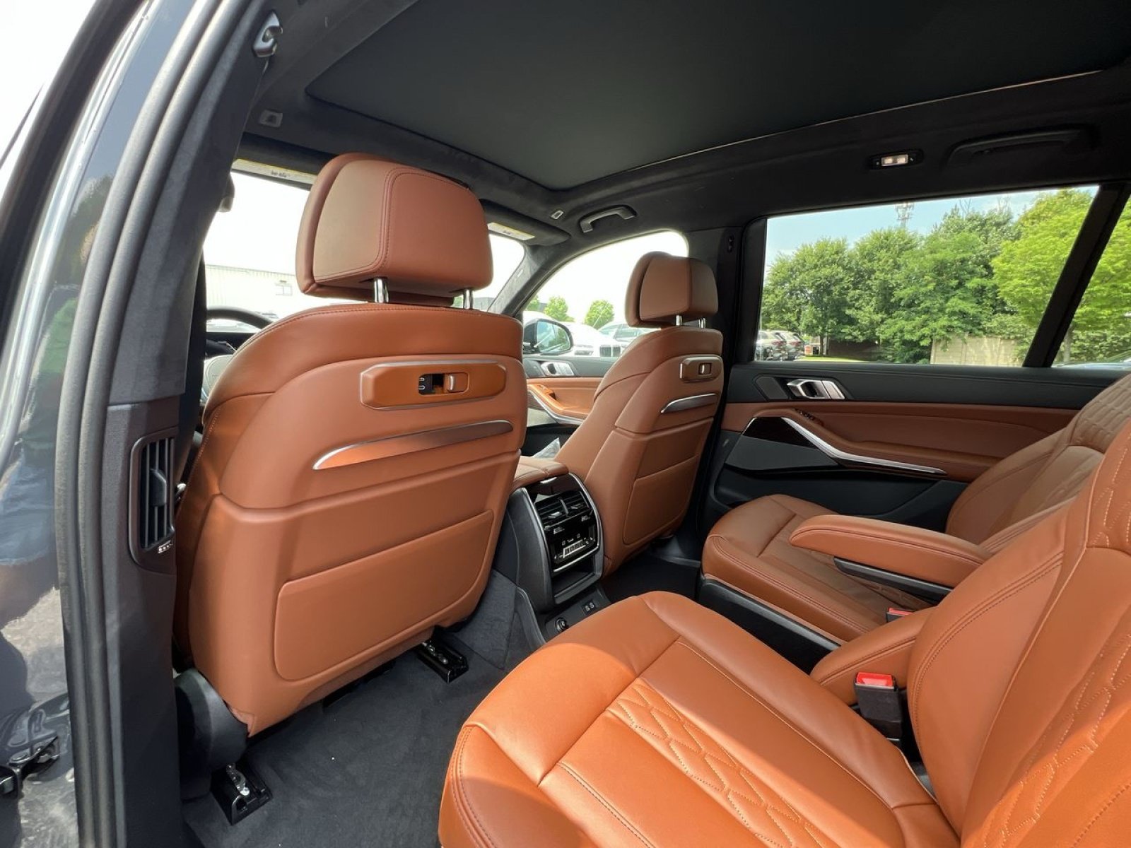 New 2027 BMW X7 xDrive40i w/ M Sport Package AWD/4WD image 23