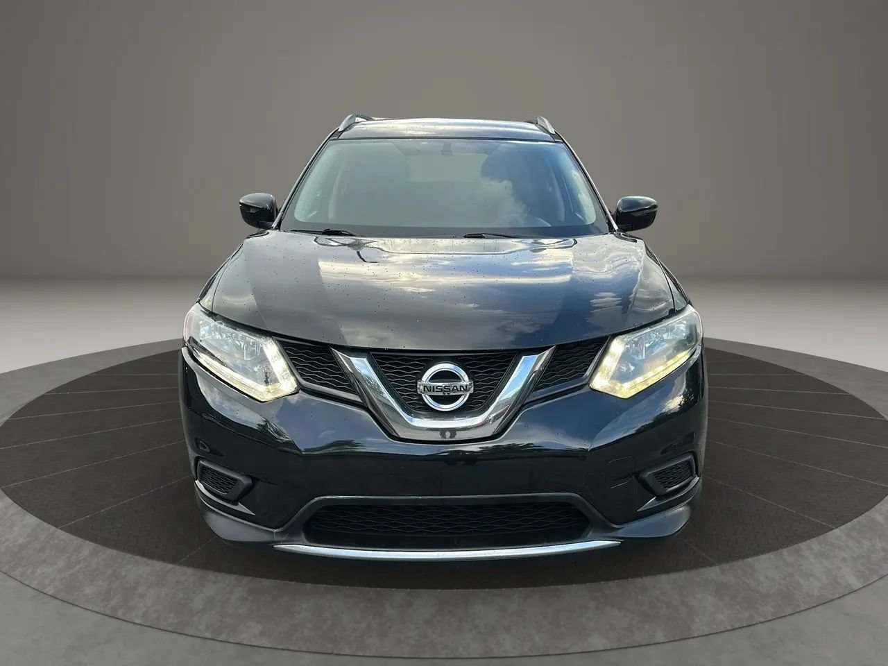 Used 2016 Nissan Rogue SV FWD image 2