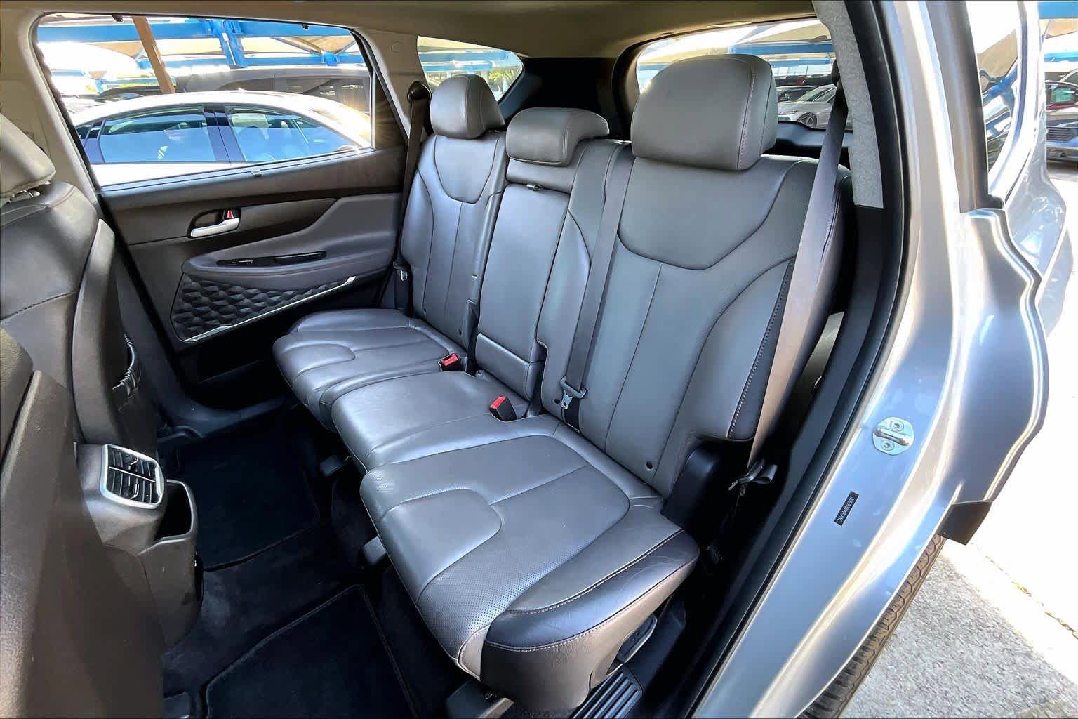 Used 2020 Hyundai Santa Fe Limited w/ Cargo Package image 21
