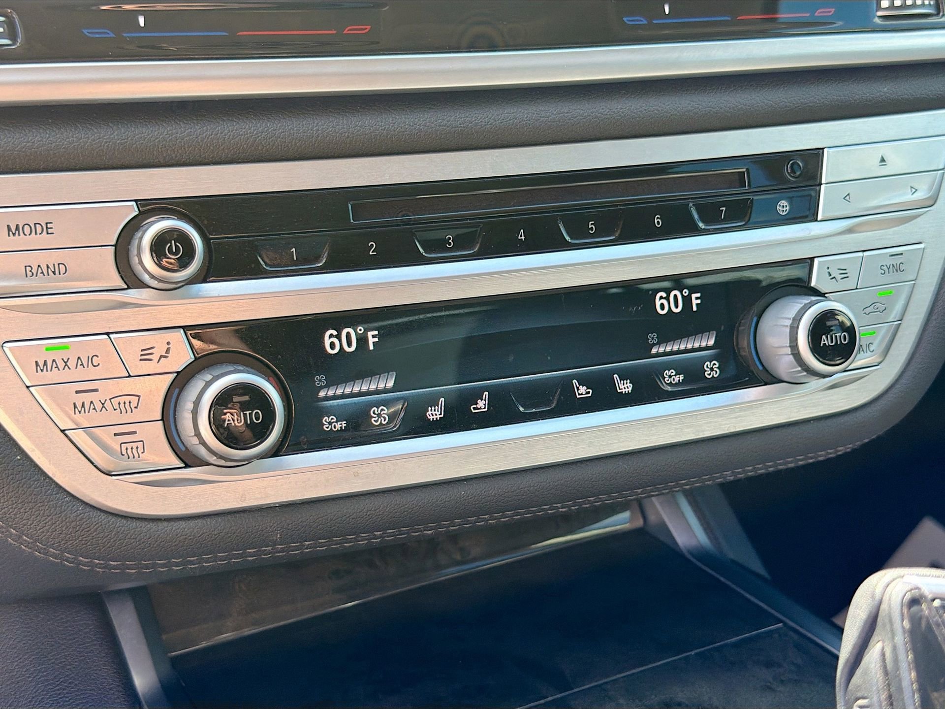 Used 2020 BMW 740i image 35